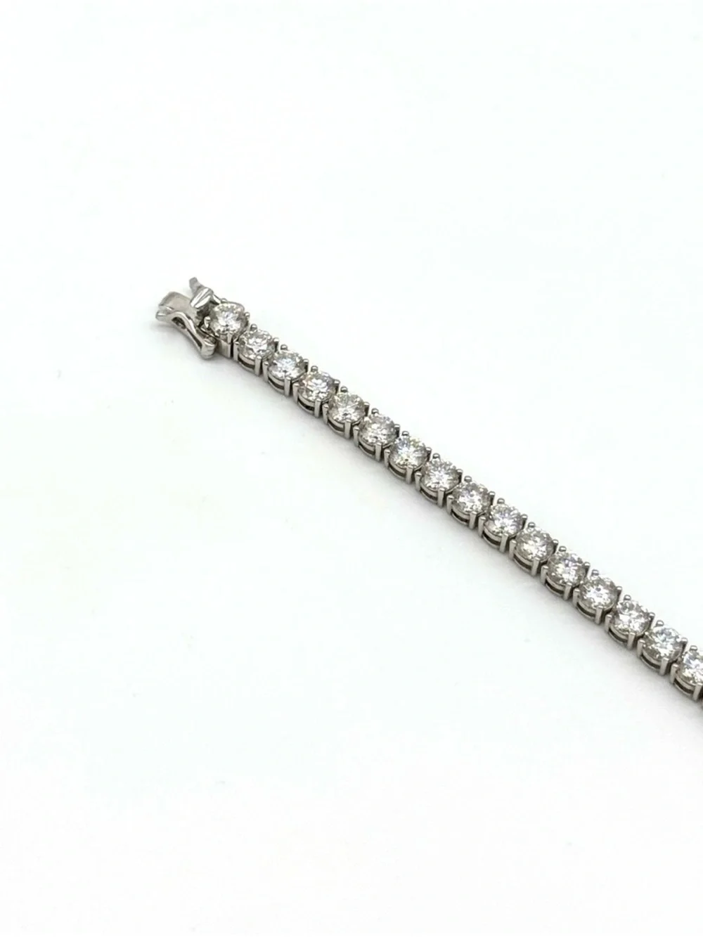 925 Silver, 13.5CTW Moissanite Tennis Bracelet - 7.5” - Picture 4 of 7